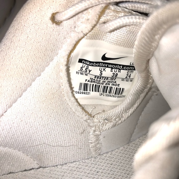 White Nike Roshe Size 7 - Picture 3 of 4